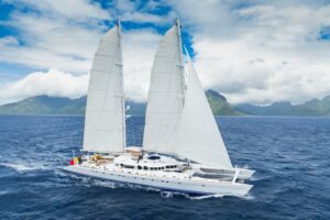 Mindful Sailing in Tahiti’s Tranquil Waters